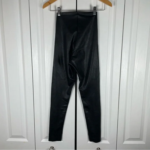 Evereve Commando 7/8 Faux Leather Leggings Womens XS Black Moto Goth Chic *Flaw* - Picture 5 of 14